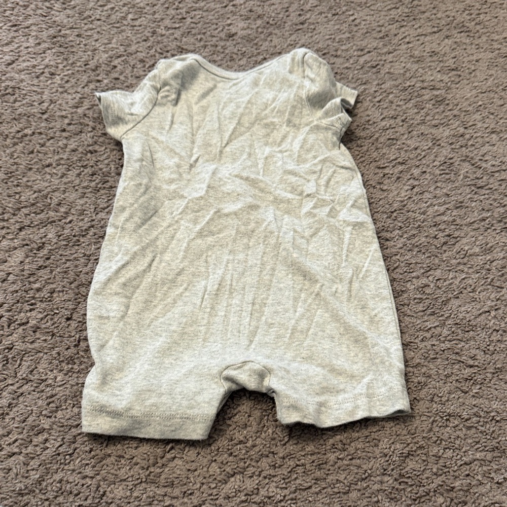 Baby Clothing - Picture 7 of 9